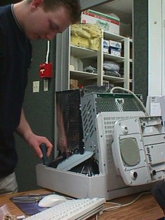 computer.jpg (21094 bytes)