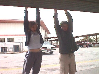 devonandwhitneyhanging2nd.jpg (30265 bytes)