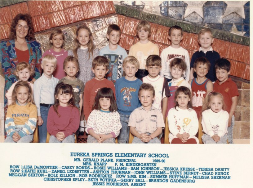 mrs.kimkindergartenclass.jpg (126942 bytes)