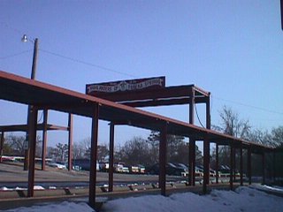 parkinglot2.jpg (17606 bytes)