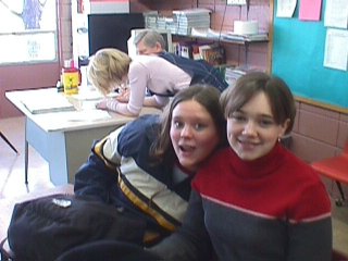sisters.jpg (19689 bytes)
